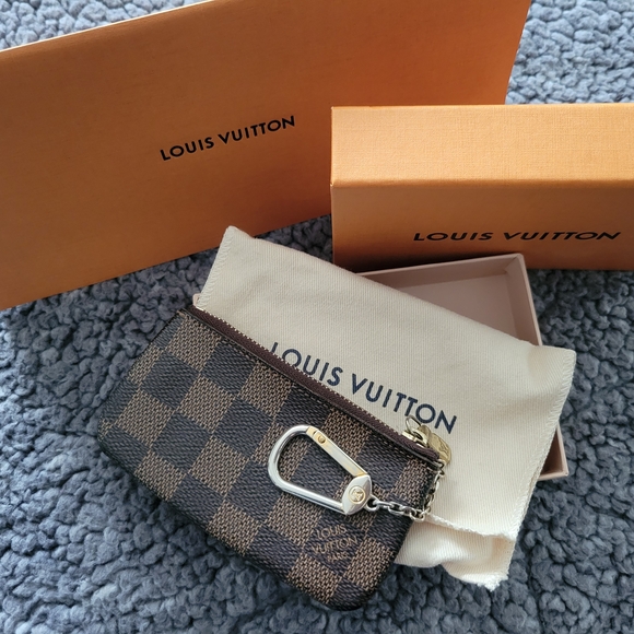 Louis Vuitton Accessories - Louis Vuitton Damier Ebene Key Holder